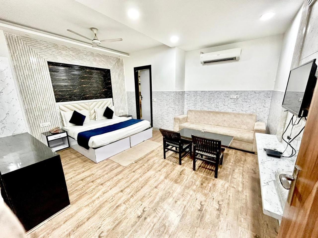 Hotel Spb 87 Near Karol Bagh Metro Station Delhi 외부 사진
