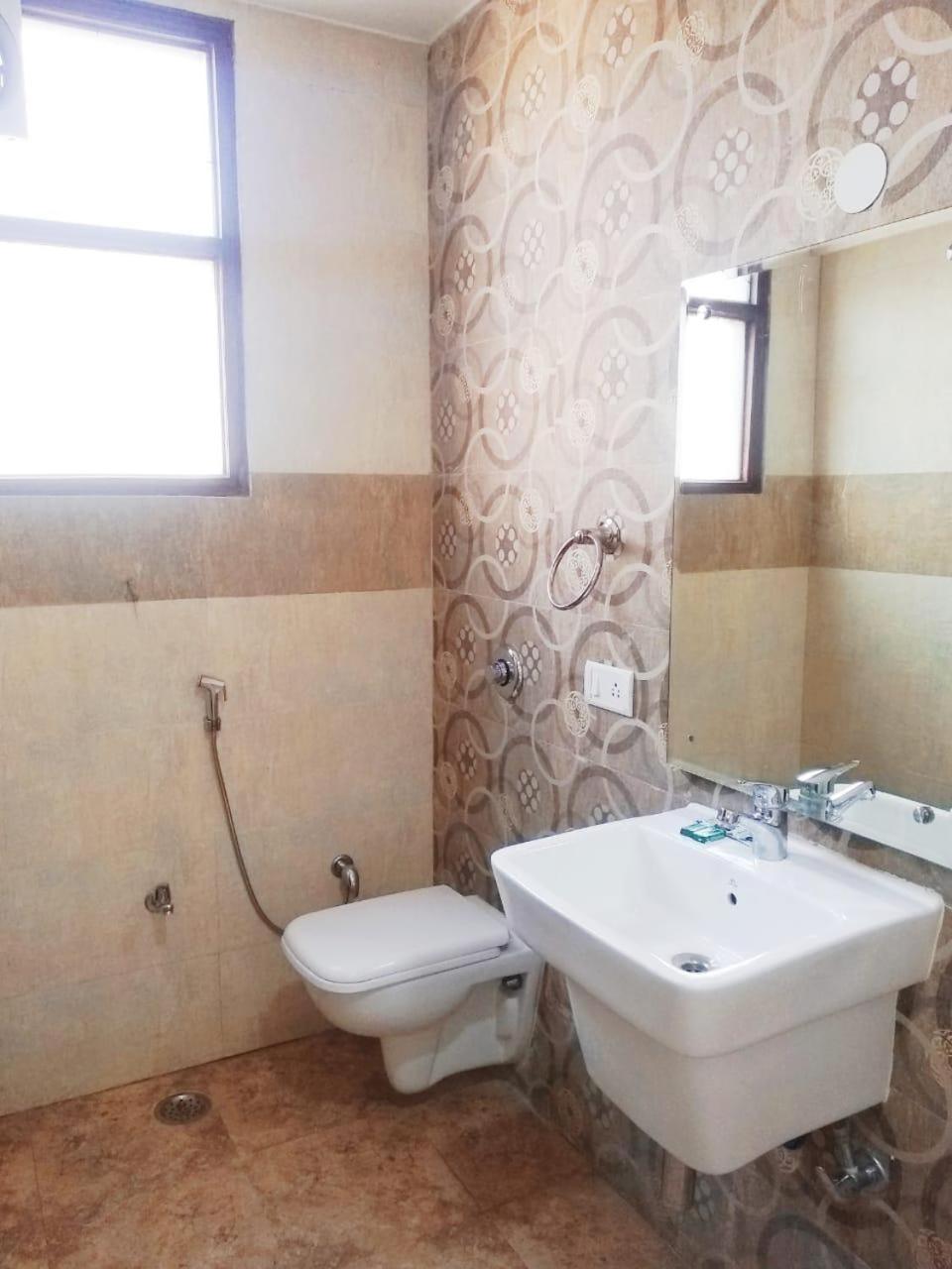 Hotel Spb 87 Near Karol Bagh Metro Station Delhi 외부 사진