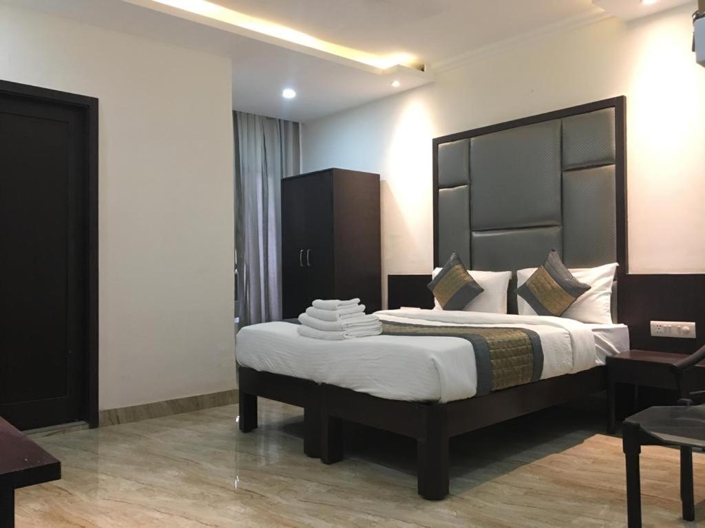 Hotel Spb 87 Near Karol Bagh Metro Station Delhi 외부 사진